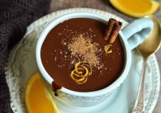 طرز تهیه سریع هات چاکلت به 2 روش مختلف (با پودر کاکائو یا شکلات آماده)