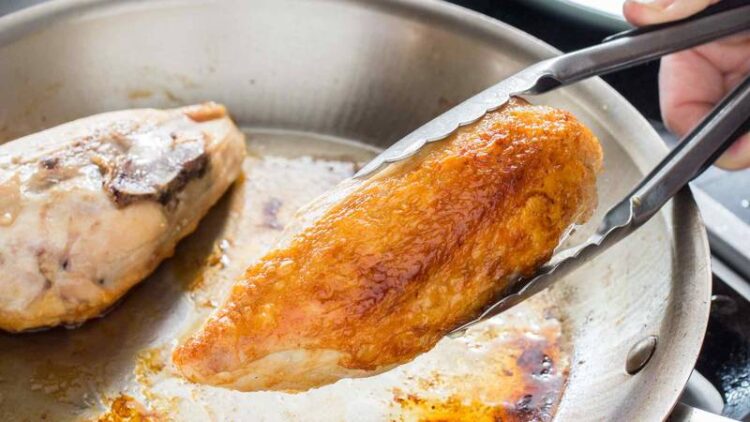 طرز تهیه مرغ بریان نمکی شکم پر به 3 روش مختلف